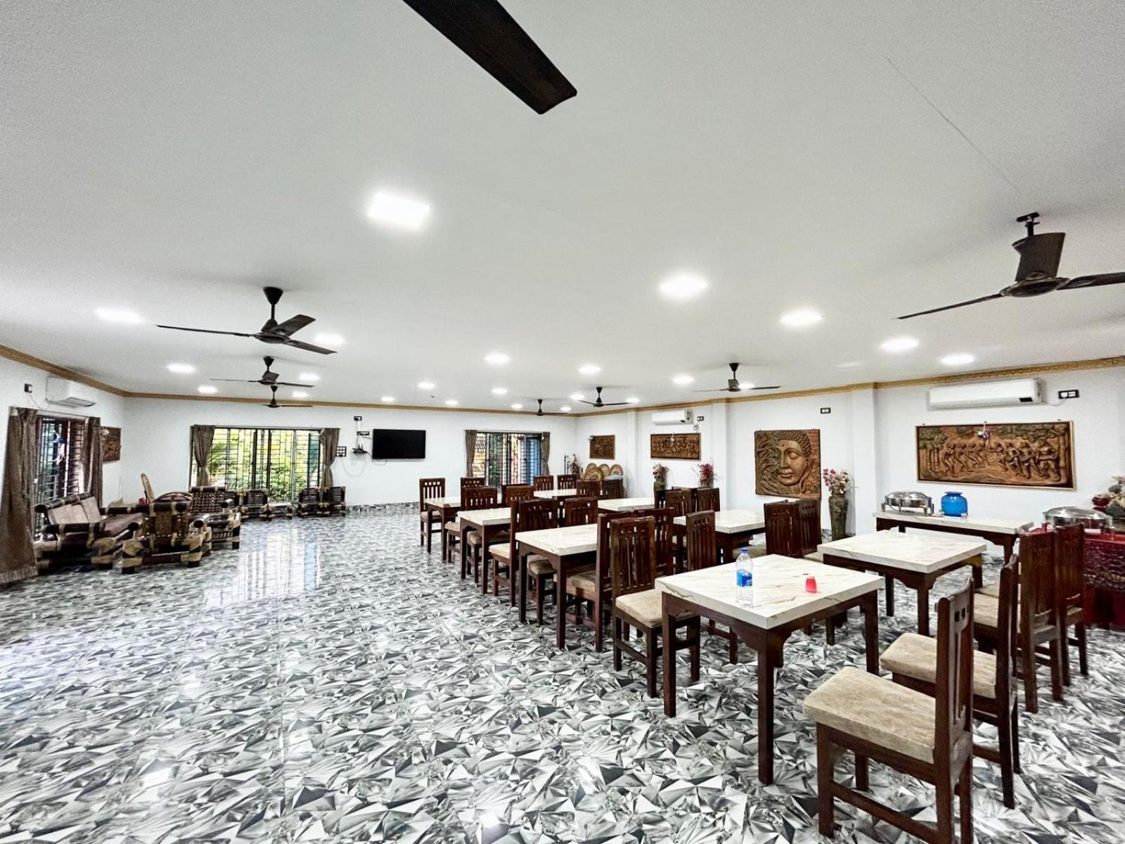 Palli Bangla Resort, Near Ruby Hospital, Anandapur Калькутта Экстерьер фото
