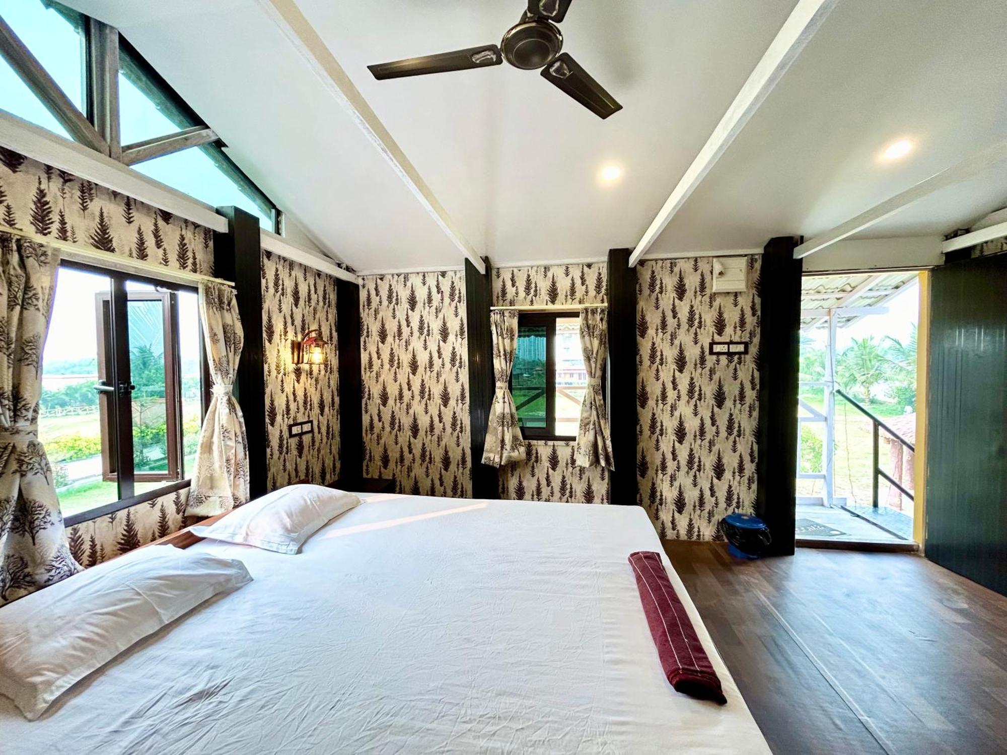 Palli Bangla Resort, Near Ruby Hospital, Anandapur Калькутта Экстерьер фото